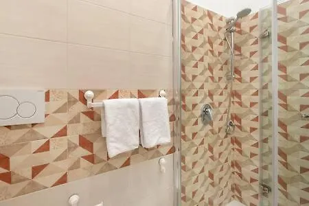 Iflat Lovely And Bright 2 Bed Flat Near Termini