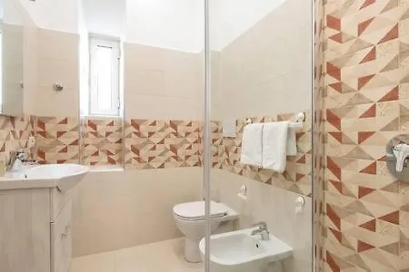 Iflat Lovely And Bright 2 Bed Flat Near Termini